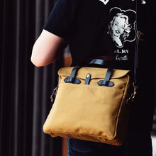 Reprinted American vintage men's business briefcase heavyweight oil wax canvas handbag 15 inch computer bag copper hardware · brown