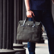 Reprinted American vintage men's business briefcase heavyweight oil wax canvas handbag 15 inch computer bag copper hardware · brown